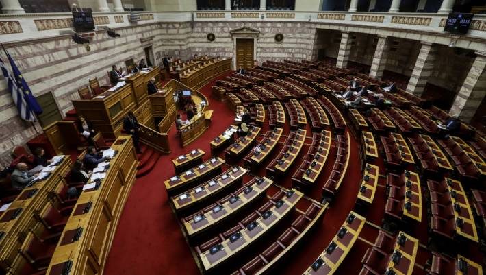 Επιταχύνονται οι διαδικασίες στη Βουλή - Την Τετάρτη η ψηφοφορία για ψήφο εμπιστοσύνης
