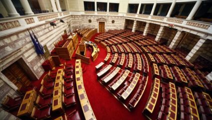 «Κοράκιασαν» στη Βουλή «Κοράκιασαν» στη Βουλή