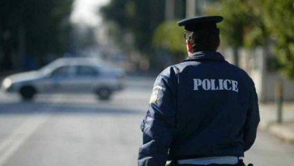 Αστυνομικός ξυλοκόπησε σερβιτόρα στο Κολωνάκι επειδή δεν υπέκυψε στις ορέξεις του Αστυνομικός ξυλοκόπησε σερβιτόρα στο Κολωνάκι επειδή δεν υπέκυψε στις ορέξεις του