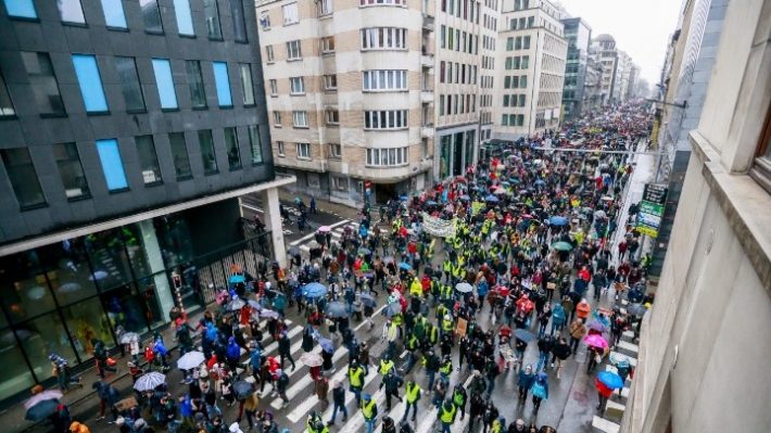 Βρυξέλλες: 70.000 άνθρωποι στους δρόμους για το περιβάλλον