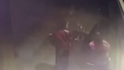 Συγκλονιστικό βίντεο: Η στιγμή που το αυτοκίνητο χτυπά το 3χρονο κοριτσάκι στην Πάτρα Συγκλονιστικό βίντεο: Η στιγμή που το αυτοκίνητο χτυπά το 3χρονο κοριτσάκι στην Πάτρα