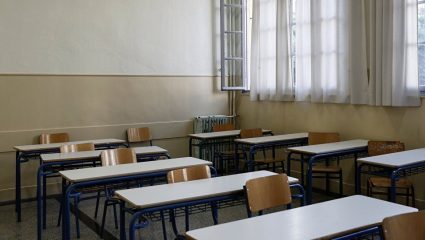 Άφωνος ο διευθυντής ιδιωτικού σχολείου με την απαίτηση ζευγαριού της showbiz Άφωνος ο διευθυντής ιδιωτικού σχολείου με την απαίτηση ζευγαριού της showbiz