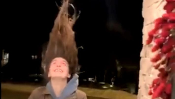 Viral: Το πολικό ψύχος πάγωσε μέχρι και τα λουσμένα μαλλιά - ΒΙΝΤΕΟ Viral: Το πολικό ψύχος πάγωσε μέχρι και τα λουσμένα μαλλιά - ΒΙΝΤΕΟ