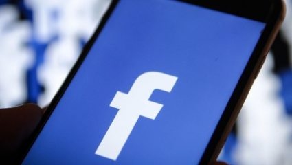 Παρά τα σκάνδαλα το Facebook αύξησε τους χρήστες και τα κέρδη του Παρά τα σκάνδαλα το Facebook αύξησε τους χρήστες και τα κέρδη του