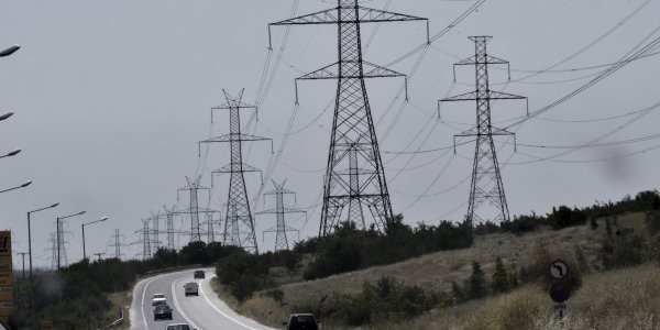 Ηλεκτρικό ρεύμα: Τι αλλάζει στο κόστος και τα τιμολόγια