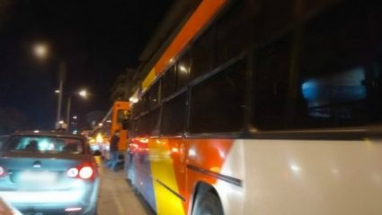 Τέσσερα λεωφορεία του ΟΑΣΘ ακινητοποιήθηκαν στο ίδιο σημείο λόγω βλάβης! Τέσσερα λεωφορεία του ΟΑΣΘ ακινητοποιήθηκαν στο ίδιο σημείο λόγω βλάβης!
