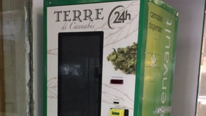 Ο πρώτος αυτόματος πωλητής κάνναβης στο κέντρο της Αθήνας Ο πρώτος αυτόματος πωλητής κάνναβης στο κέντρο της Αθήνας