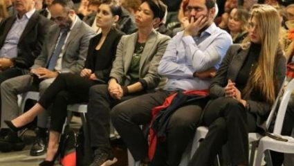 Η πρώτη δημόσια εμφάνιση του Γιώργου Παπανδρέου με τη νέα, εντυπωσιακή σύντροφό του (ΦΩΤΟ) Η πρώτη δημόσια εμφάνιση του Γιώργου Παπανδρέου με τη νέα, εντυπωσιακή σύντροφό του (ΦΩΤΟ)