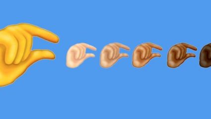 Το νέο… «πονηρό» emoji που ξεσήκωσε τα social media Το νέο… «πονηρό» emoji που ξεσήκωσε τα social media