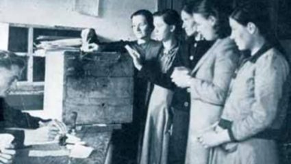 Σαν σήμερα: Για πρώτη φορά οι Ελληνίδες στις κάλπες Σαν σήμερα: Για πρώτη φορά οι Ελληνίδες στις κάλπες