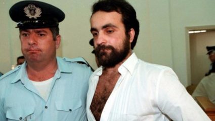 Όταν η υπόθεση του Θεόφιλου Σεχίδη έγινε επεισόδιο στον «Κόκκινο Κύκλο» – ΒΙΝΤΕΟ Όταν η υπόθεση του Θεόφιλου Σεχίδη έγινε επεισόδιο στον «Κόκκινο Κύκλο» – ΒΙΝΤΕΟ