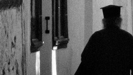 Στο εδώλιο ο ιερέας που ασέλγησε σε 20χρονο με νοητική υστέρηση στη Φθιώτιδα Στο εδώλιο ο ιερέας που ασέλγησε σε 20χρονο με νοητική υστέρηση στη Φθιώτιδα