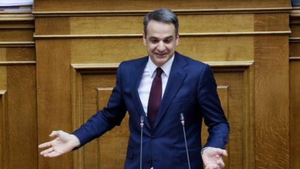 «Την είπε» ο Μητσοτάκης στον Τσίπρα για το κινητό «Την είπε» ο Μητσοτάκης στον Τσίπρα για το κινητό