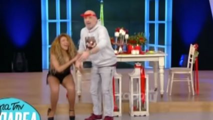 Απίθανη τούμπα για την χορεύτρια του Νίκου Μουτσινά! – ΒΙΝΤΕΟ Απίθανη τούμπα για την χορεύτρια του Νίκου Μουτσινά! – ΒΙΝΤΕΟ