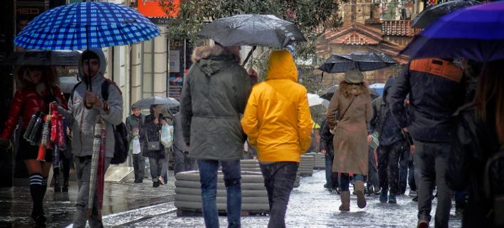 Ανεβαίνει λίγο η θερμοκρασία σήμερα, συνεχίζονται οι βροχοπτώσεις