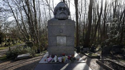 Βεβήλωσαν ξανά τον τάφο του Μαρξ -Δεύτερη φορά σε δύο εβδομάδες Βεβήλωσαν ξανά τον τάφο του Μαρξ -Δεύτερη φορά σε δύο εβδομάδες