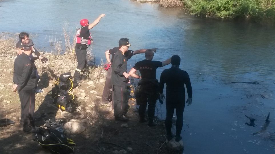 Αγωνία για τους 4 αγνοούμενους στην Κρήτη, παρασύρθηκε το αυτοκίνητό τους σε ποταμό