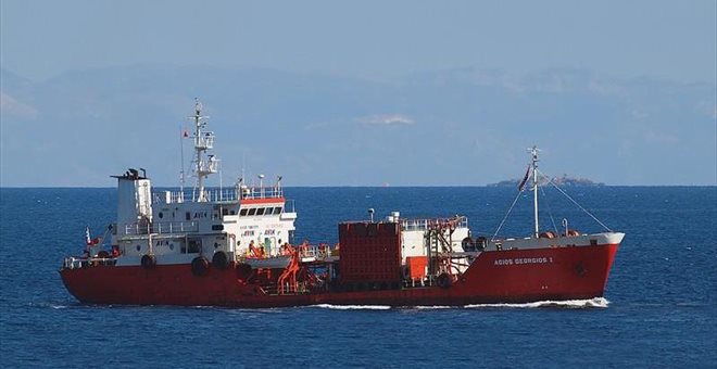 Δεξαμενόπλοιο πλέει ακυβέρνητο ανοιχτά της Αλόννησου