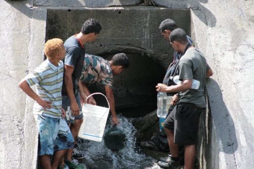 Χωρίς νερό η Βενεζουέλα λόγω του μπλακ άουτ- Παίρνουν νερό από τους αγωγούς λυμάτων