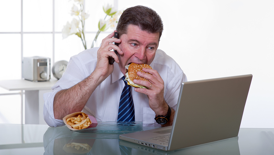 Αδυνάτισμα: Τι γίνεται όταν τρώτε γρήγορα και τι όταν τρώτε αργά