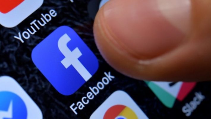 Ανθρώπινο λάθος η αιτία για το σχεδόν 24ωρο «μπλακ-άουτ» του Facebook Ανθρώπινο λάθος η αιτία για το σχεδόν 24ωρο «μπλακ-άουτ» του Facebook