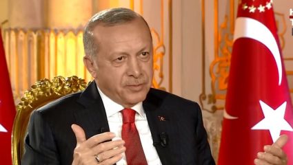 Ερντογάν: «Φέρετρο σε όσους θέλουν να κάνουν Κωνσταντινούπολη την Ιστανμπούλ» Ερντογάν: «Φέρετρο σε όσους θέλουν να κάνουν Κωνσταντινούπολη την Ιστανμπούλ»