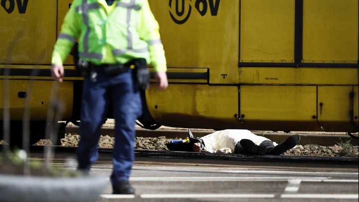 Τρεις οι νεκροί στην Ουτρέχτη - Ανθρωποκυνηγητό για τον εντοπισμό του δράστη