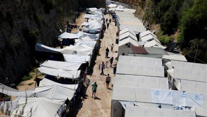 Πασίγνωστος ποδοσφαιριστής συνελήφθη και μεταφέρθηκε σε κέντρο μεταναστών Πασίγνωστος ποδοσφαιριστής συνελήφθη και μεταφέρθηκε σε κέντρο μεταναστών