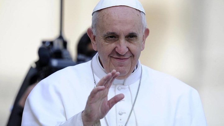 Γι' αυτό δεν άφηνε να του φιλήσουν το χέρι o Πάπας Φραγκίσκος