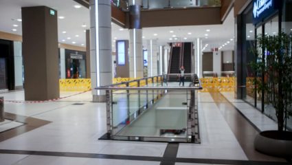 Νέες πληφοροφίες για τον θάνατο της 47χρονης που έπεσε στο κενό στο Mall Νέες πληφοροφίες για τον θάνατο της 47χρονης που έπεσε στο κενό στο Mall