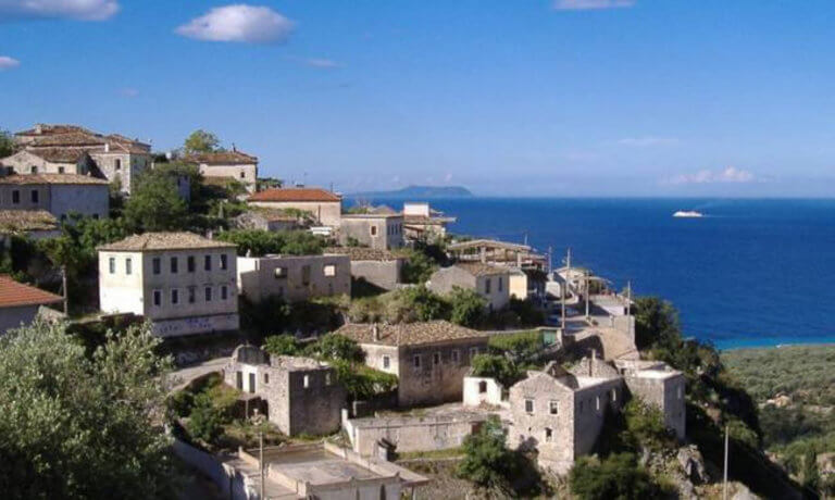 Τα «μαζεύουν» οι Αλβανοί: Αφαιρέθηκε το ΦΕΚ για τη δήμευση των περιουσιών των Ελλήνων