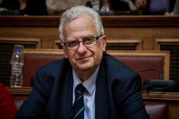 Παραιτήθηκε ο πρόεδρος της Επιτροπής για τα Δικαιώματα του Ανθρώπου - Tι καταγγέλλει