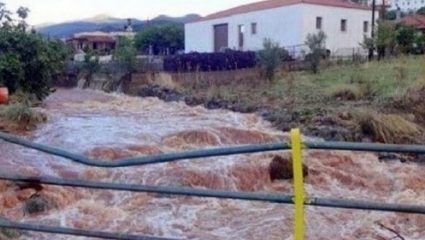 Εγκλωβισμένοι άνθρωποι στην Κρήτη έχουν ανέβει σε ταράτσα για να σωθούν! Εγκλωβισμένοι άνθρωποι στην Κρήτη έχουν ανέβει σε ταράτσα για να σωθούν!