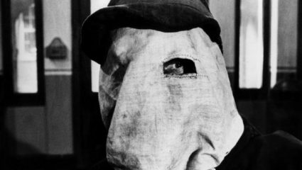 Ο «Άνθρωπος Ελέφαντας» που κυκλοφορούσε με κουκούλα για να μην τρομάζει τον κόσμο Ο «Άνθρωπος Ελέφαντας» που κυκλοφορούσε με κουκούλα για να μην τρομάζει τον κόσμο