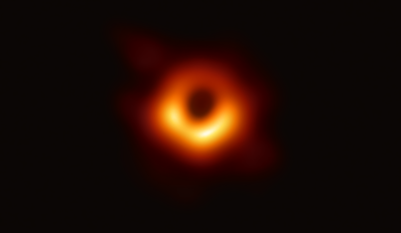 Αυτό θα είναι το όνομα της μαύρης τρύπας που «φωτογράφισαν» πρόσφατα