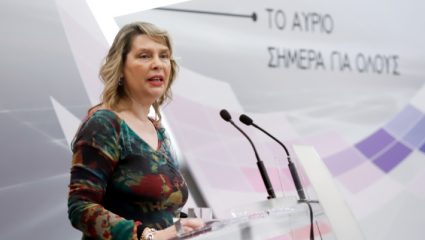 Εγένετο «γάμος»: Στον ΣΥΡΙΖΑ η Παπακώστα Εγένετο «γάμος»: Στον ΣΥΡΙΖΑ η Παπακώστα