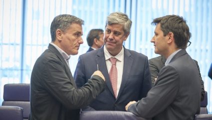 Τα τέσσερα κλειδιά για τη μείωση του χρέους Τα τέσσερα κλειδιά για τη μείωση του χρέους