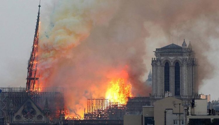 Μουσουλμάνοι πανηγυρίζουν για την καταστροφή της Παναγίας των Παρισίων (ΒΙΝΤΕΟ)