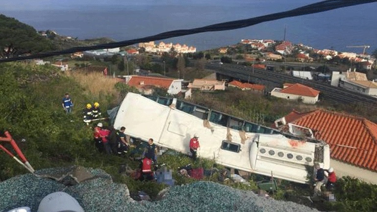 Πορτογαλία: Τουλάχιστον 28 νεκροί μετά απο ανατροπή λεωφορείου