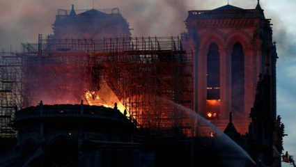 Κάμερα ενδέχεται να έχει καταγράψει πώς ξεκίνησε η πυρκαγιά στην Παναγία των Παρισίων Κάμερα ενδέχεται να έχει καταγράψει πώς ξεκίνησε η πυρκαγιά στην Παναγία των Παρισίων