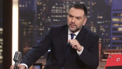 Ο Jimmy Fallon απειλεί τον Αρναούτογλου: «Εμείς οι δύο πρέπει να μιλήσουμε – ΦΩΤΟ Ο Jimmy Fallon απειλεί τον Αρναούτογλου: «Εμείς οι δύο πρέπει να μιλήσουμε – ΦΩΤΟ