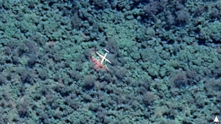 Μυστήριο με την Googl Earth: Γυναίκα υποστηρίζει ότι δείχνει εξαφανισμένη πτήση από το 1980 (ΦΩΤΟ) Μυστήριο με την Googl Earth: Γυναίκα υποστηρίζει ότι δείχνει εξαφανισμένη πτήση από το 1980 (ΦΩΤΟ)