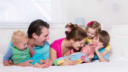 Να ποιο παιδί αγαπούν περισσότερο οι γονείς Να ποιο παιδί αγαπούν περισσότερο οι γονείς