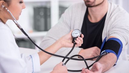 Επτά απλές ενέργεις για λιγότερο άγχος και χαμηλότερη πίεση Επτά απλές ενέργεις για λιγότερο άγχος και χαμηλότερη πίεση
