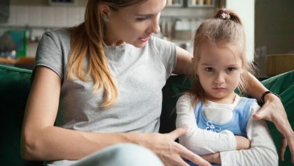Φράσεις που θα πρέπει να σταματήσετε να λέτε στο νήπιο παιδί σας Φράσεις που θα πρέπει να σταματήσετε να λέτε στο νήπιο παιδί σας