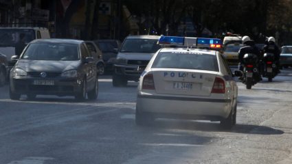 Έγκλημα στο Φάληρο: Μαχαίρωσαν την 53χρονη έξω από το σπίτι της – Αναζητείται ο αδελφός της Έγκλημα στο Φάληρο: Μαχαίρωσαν την 53χρονη έξω από το σπίτι της – Αναζητείται ο αδελφός της