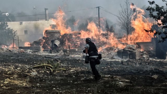 Σοκαριστικές αποκαλύψεις για το Μάτι: Οι κάτοικοι καίγονταν και οι αρμόδιοι τους έλεγαν να κάνουν υπομονή (ΒΙΝΤΕΟ)