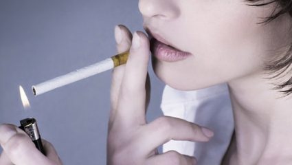 Σοκαριστικά στοιχεία: Οι Ελληνίδες καπνίζουν ακόμη και στην εγκυμοσύνη Σοκαριστικά στοιχεία: Οι Ελληνίδες καπνίζουν ακόμη και στην εγκυμοσύνη