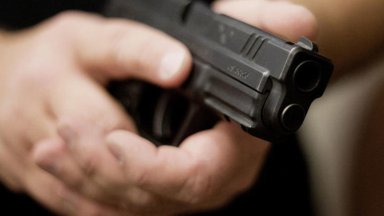 Ένας στους δέκα Έλληνες οπλοφορεί παράνομα -Αγοράζουν όπλα με 200 ευρώ από τη Βουλγαρία