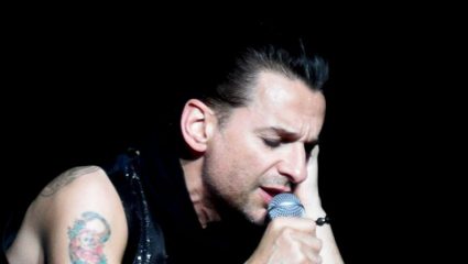Ντέιβ Γκάχαν, ο τραγουδιστής των Depeche Mode, κόντεψε να πεθάνει τέσσερις φορές Ντέιβ Γκάχαν, ο τραγουδιστής των Depeche Mode, κόντεψε να πεθάνει τέσσερις φορές